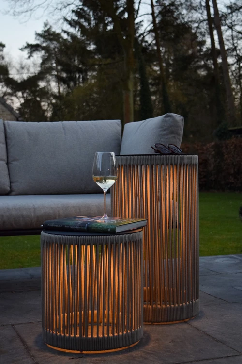 Lucide PINGI - Lampadaire Rechargeable Intérieur/Extérieur - Batterie/Piles - Ø 33,5 cm - LED 3 StepDim - 1x3W 3000K - IP44 - Taupe - ambiance 1